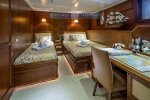 Motor Yacht Donna Del Mare double cabin