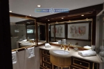 Motor Yacht Pida bathroom